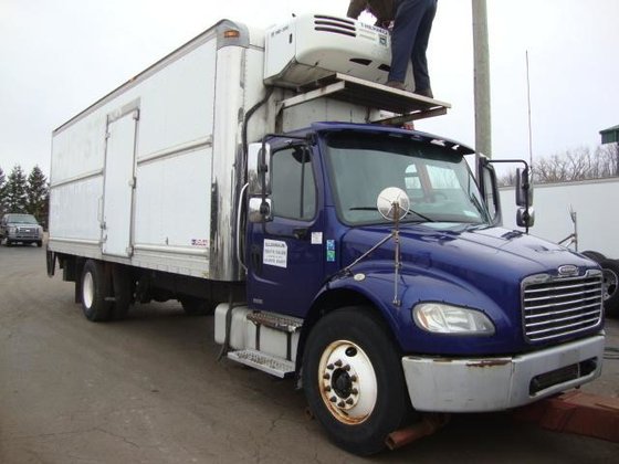 2007 FREIGHTLINER BUSINESS CLASS M2