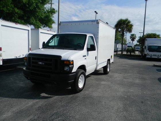 2011 FORD E-SERIES BOX TRUCK