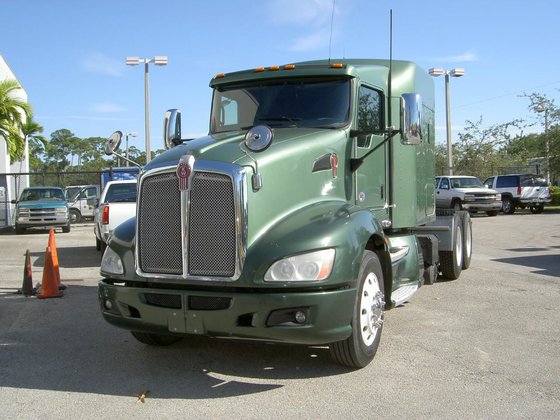2010 KENWORTH T660 CONVENTIONAL -