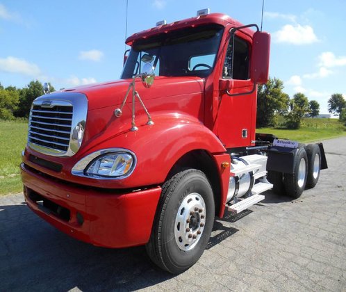 2006 FREIGHTLINER COLUMBIA CONVENTIONAL -