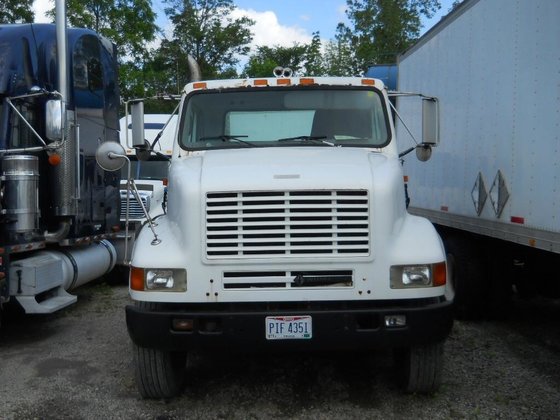 1999 INTERNATIONAL 8100 CONVENTIONAL -