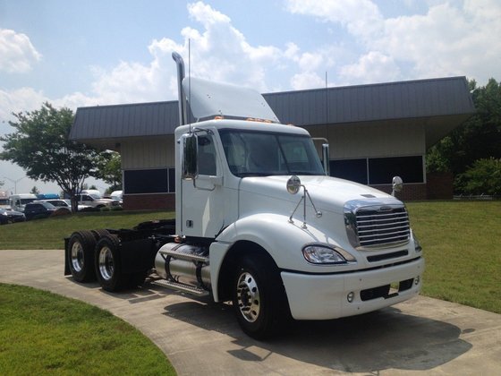 2018 FREIGHTLINER COLUMBIA CL12064ST CONVENTIONAL