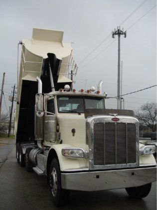 2009 PETERBILT 388 DUMP TRUCK