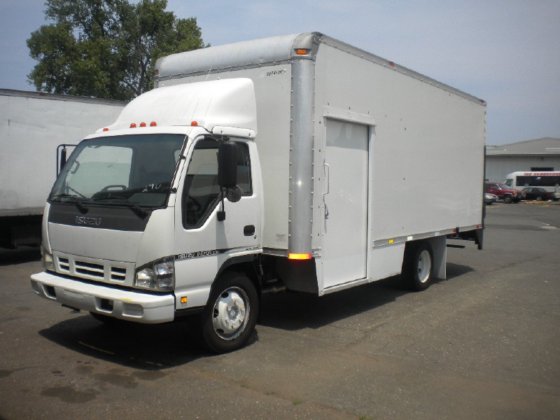2006 ISUZU NPR BOX TRUCK