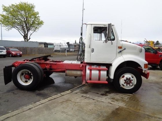 1999 INTERNATIONAL 8100 CONVENTIONAL -