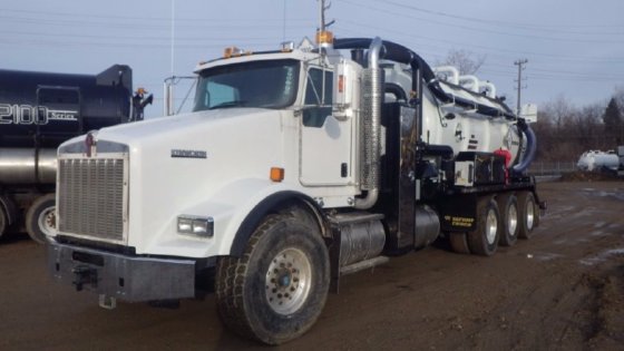 2014 CUSCO VACUUM TRUCK in
