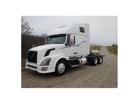 2012 VOLVO VNL CONVENTIONAL -