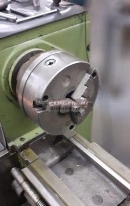 TORNO MECÂNICO NARDINI 300 III