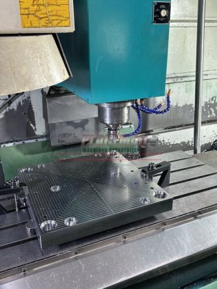 CENTRO DE USINAGEM VERTICAL SINITRON