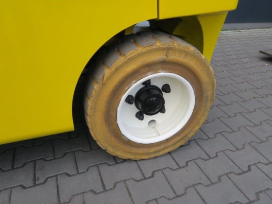 2010款耶鲁GLP50VX TRIPLEX集装箱室内叉车液化石油气叉车