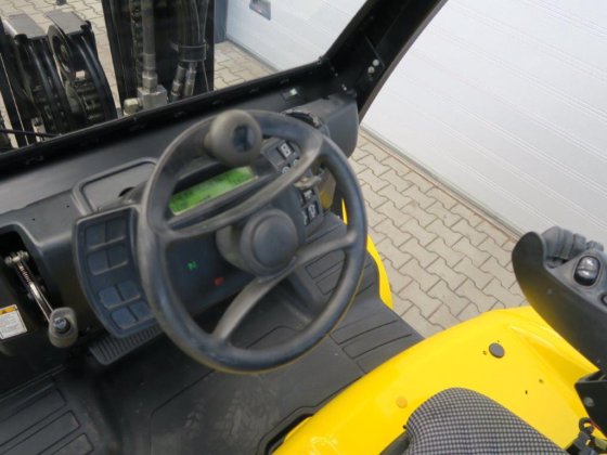 2010款耶鲁GLP50VX TRIPLEX集装箱室内叉车液化石油气叉车