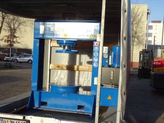 2023 移动全轮胎压入机 卡车