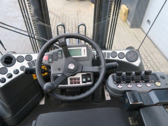 2013 款卡尔玛 ECF70-6 - 全新电池电动四轮叉车