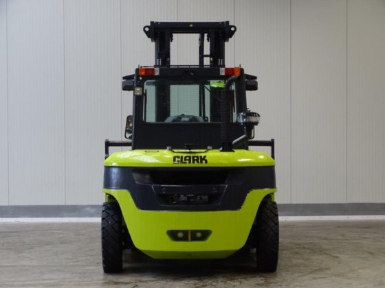 2024 Clark C80D900 - TRIPLEX