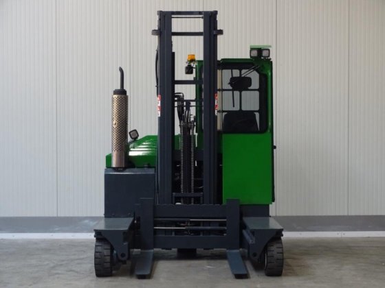 2008 年 Combilift C3000 四向侧装机