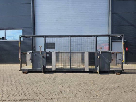 2011 Hubtex BIG 工作篮，适用于叉车人员篮