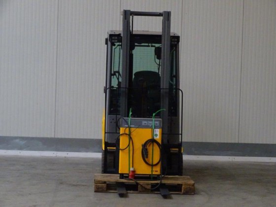 2017年永恒力EFG316电动四轮叉车