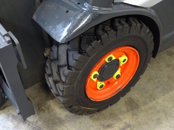 2019年林德E16C-02 - TRIPLEX电动三轮叉车