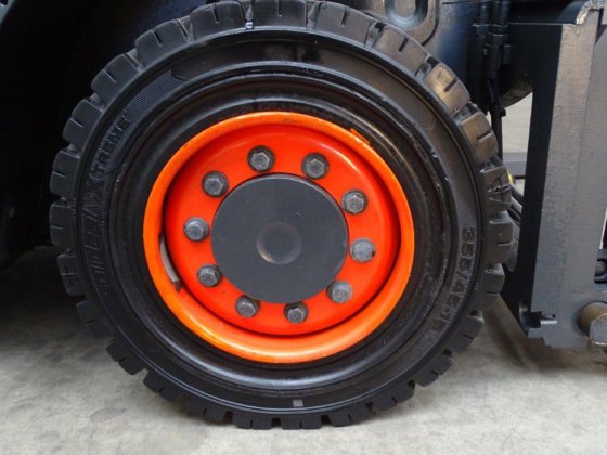 2015年林德H50D-02集装箱室内叉车 TRIPLEX 柴油叉车