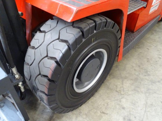 2014 Kalmar ECF70-6 - 全自由升降电动四轮叉车