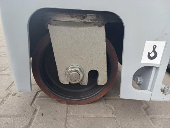 2006 Hubtex MQ40 四向侧装机