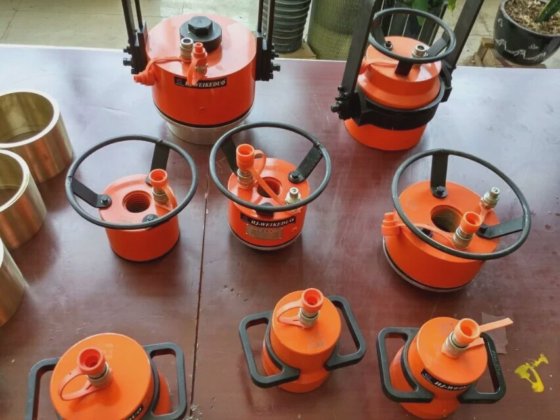 杭机线材冷轧机辊环装卸工具