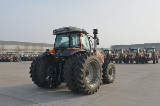Four Wheel Farm Crawler Tractor Orchard Paddy Lawn Big Garden Walking
