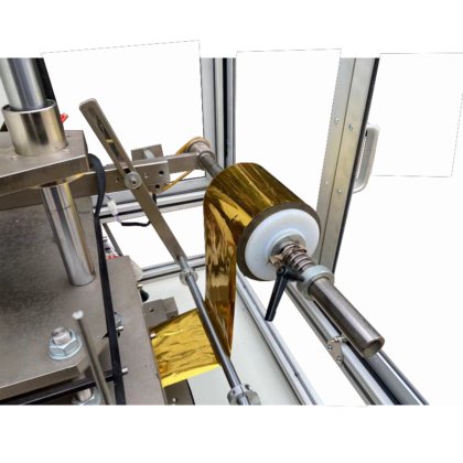 带自动滑动装载台的皮革纸烫金机