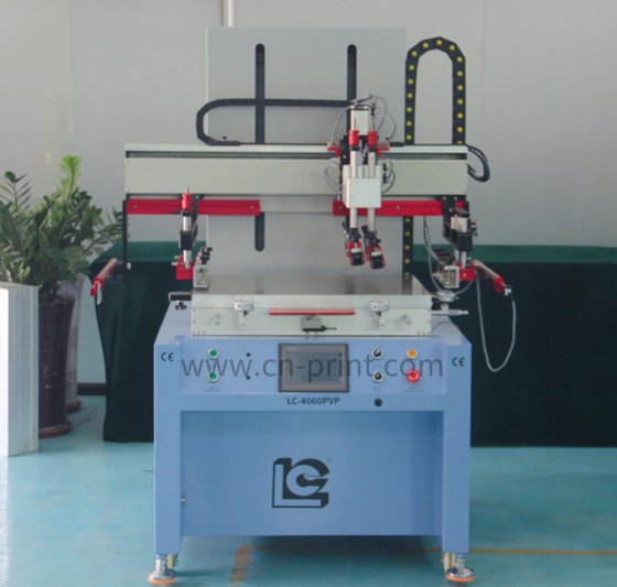 真空のワーク テーブルが付いている平らなプロダクトのためのスクリーンの印字機