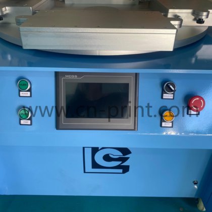 旋转工作台丝网印刷机和伺服机械臂