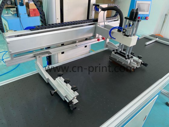 プラスチック袋の真空テーブルが付いている平らな自動スクリーンの印字機