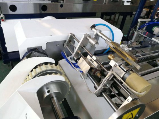 全自动化妆笔 UV 热风双丝网印刷机