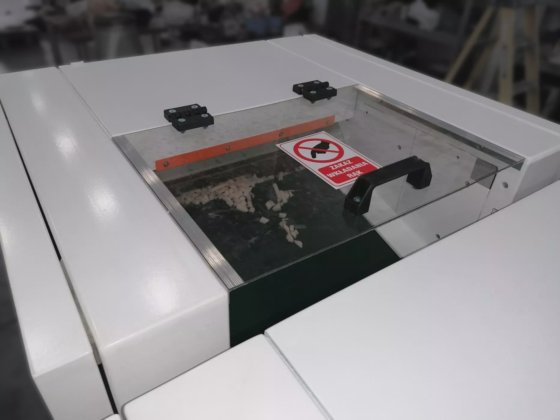 Polyurethane - foam cutting machine