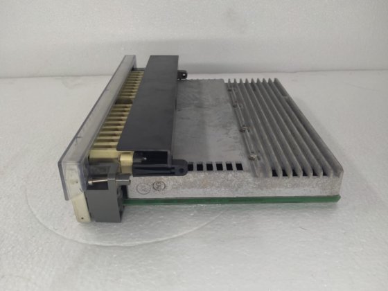 AEG MODICON B824-100 A OUTPUT