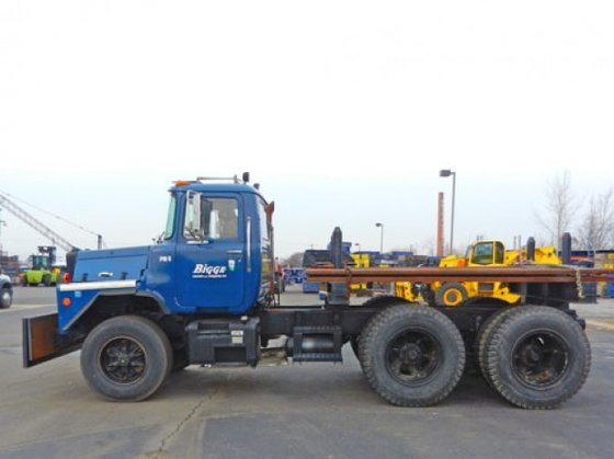 1990 Mack B20 in Houston,