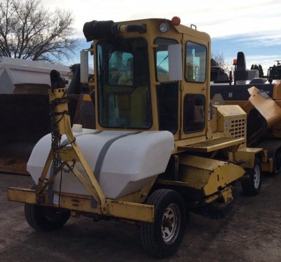 2004 SUPERIOR BROOM DT80J in Belgrade, MT, USA