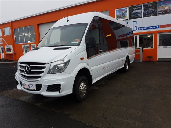17 Mercedes Benz 519 4x4 Arctic Edition In Hafnarfjordur Iceland