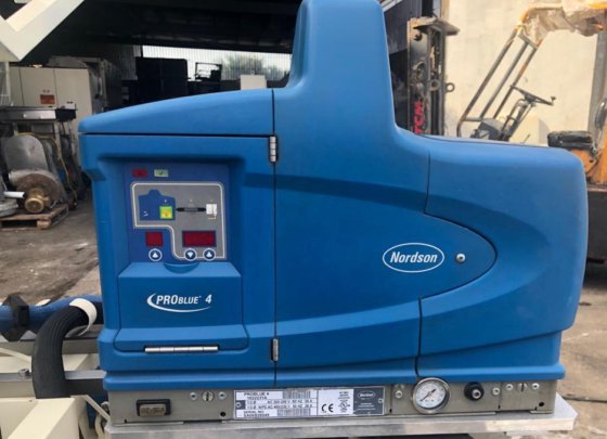 Machine à coller Nordson Adhesive