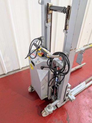 Manuvit – 电动起升/堆垛机