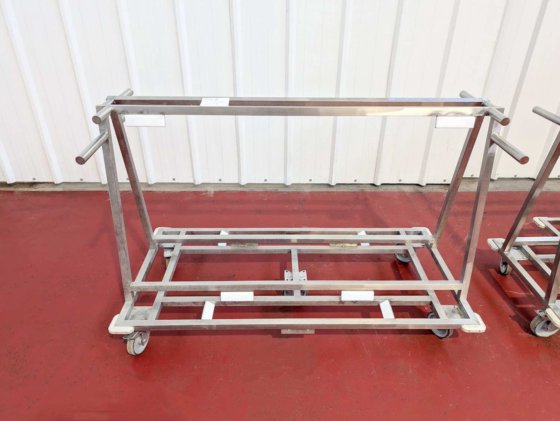 运输筛网格的运送车