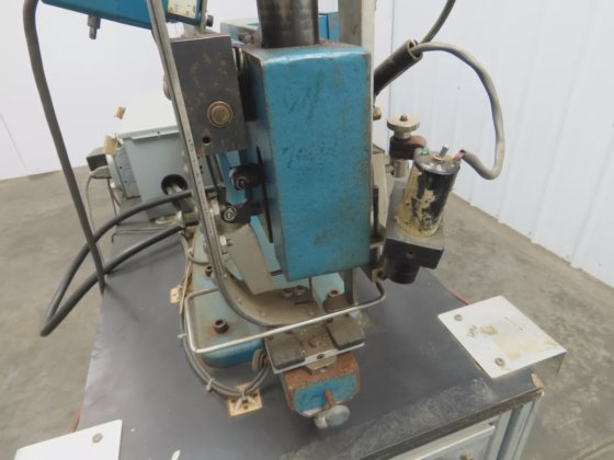 Cambridge AE2001 Automatic Rivet Machine