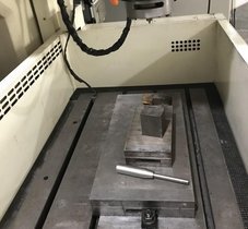 二手makino数控EDGE3镜面火花机