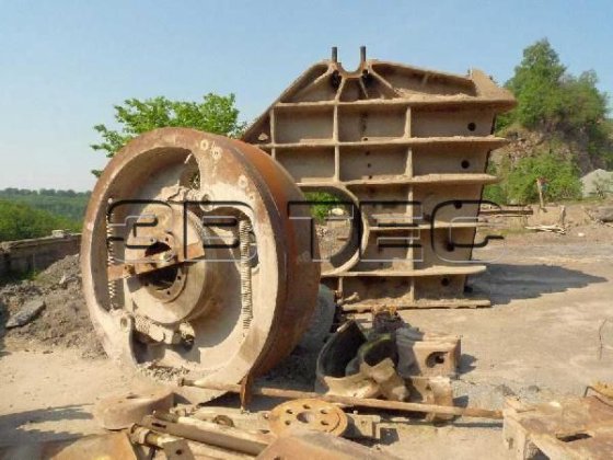 克虏伯15D颚式破碎机