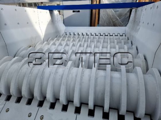 ティッセンクルップ社製ローラーグレードスクリーニングプラント