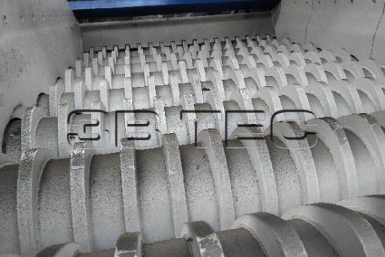 ティッセンクルップ社製ローラーグレードスクリーニングプラント