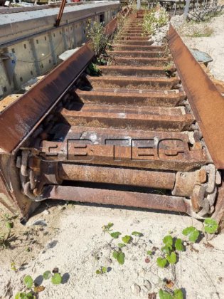 エプロンフィーダー 13/1250 コンベヤーベルトおよびコンベヤーベルトシステム