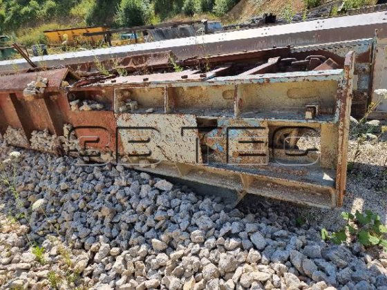 エプロンフィーダー 13/1250 コンベヤーベルトおよびコンベヤーベルトシステム