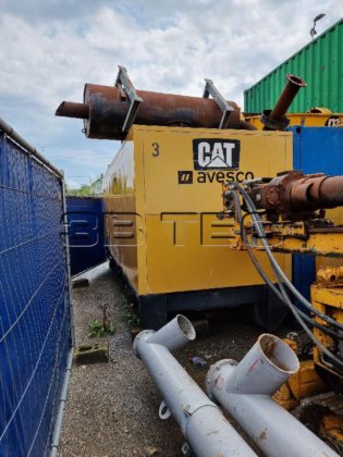 Máquinas CATERPILLAR