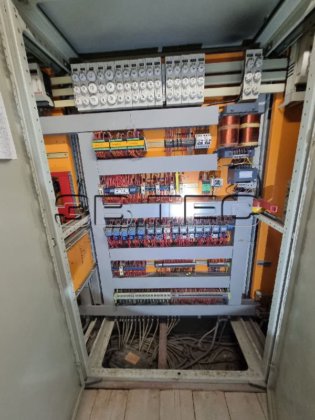 SIEMENS スイッチギア キャビネット 機械