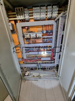 SIEMENS スイッチギア キャビネット 機械